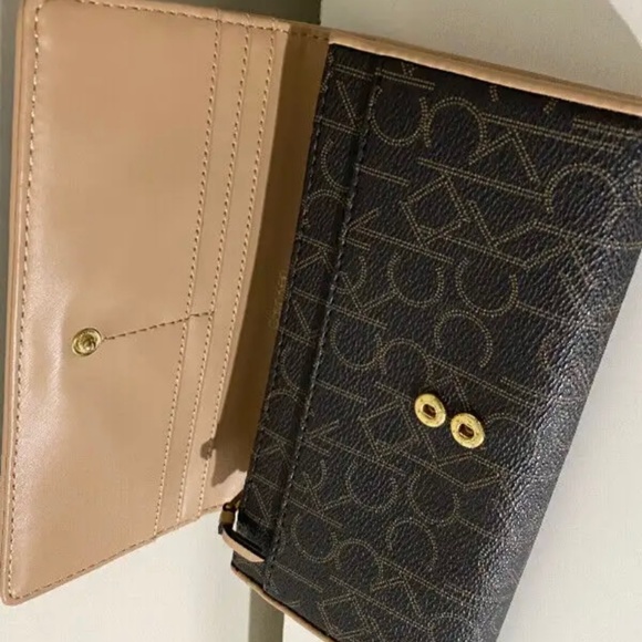 Calvin Klein Wallet - Picture 4 of 8